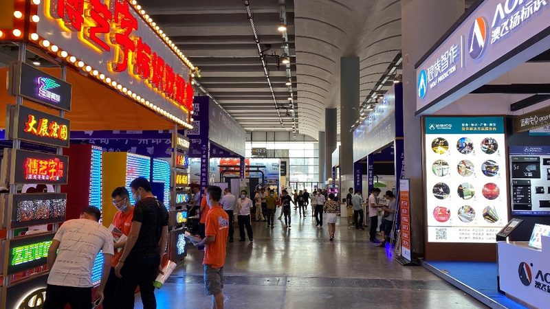 广告公司的安装收费通常由以下几个部分构成：